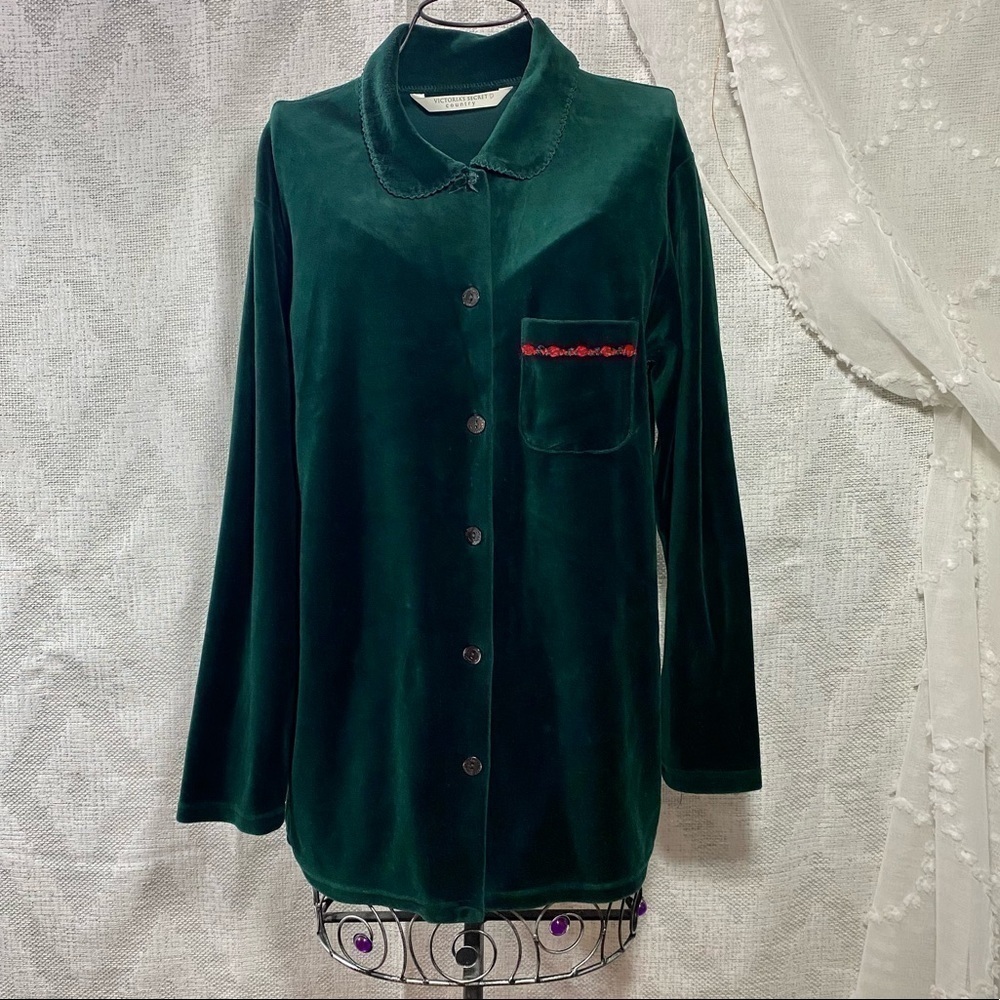 Vintage Victoria’s Secret Country green velvet Peter Pan collar button front
